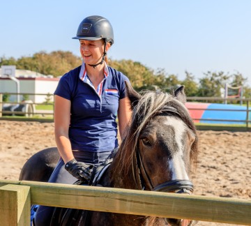 Lisa lachen paard.jpg