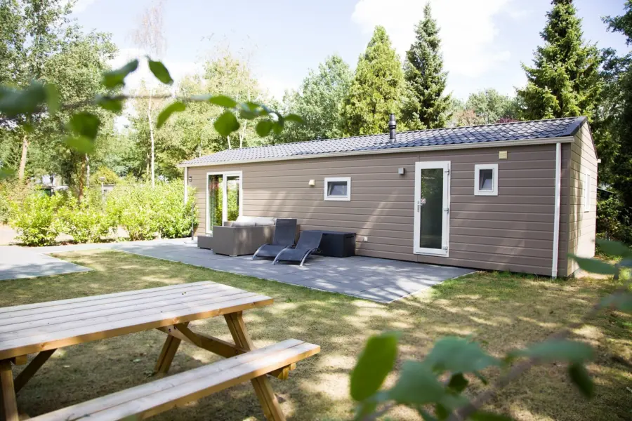 Bos-chalet vooraanzicht - kleiner