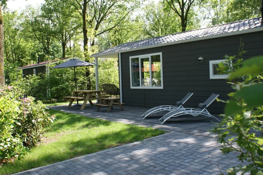 Jonge gezinnen chalet entree