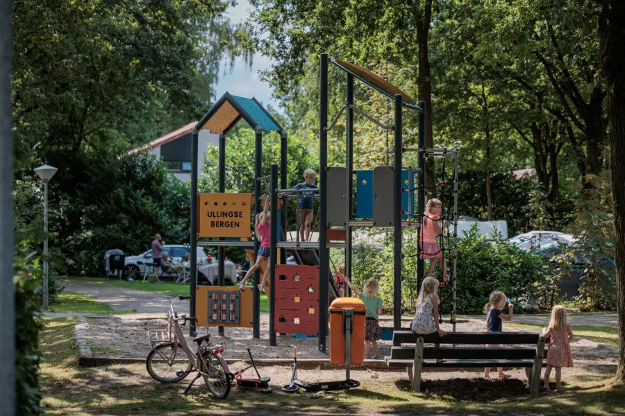 Speeltoestel voor de Boshutten