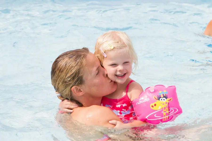 Waterpret in het zwembad3 klein