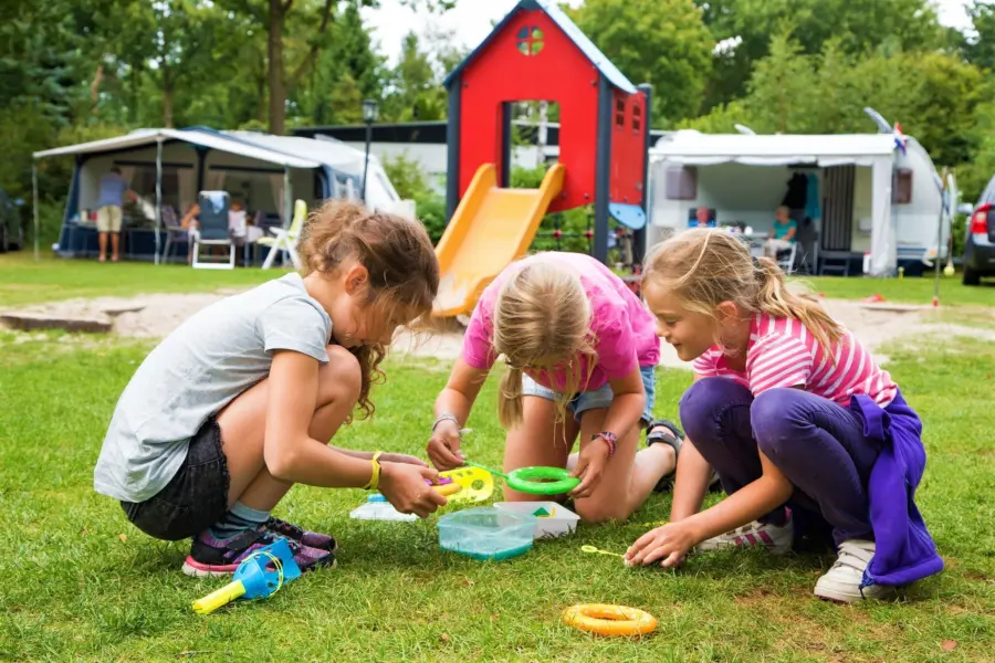 Ontdekken bij de tent - kleiner