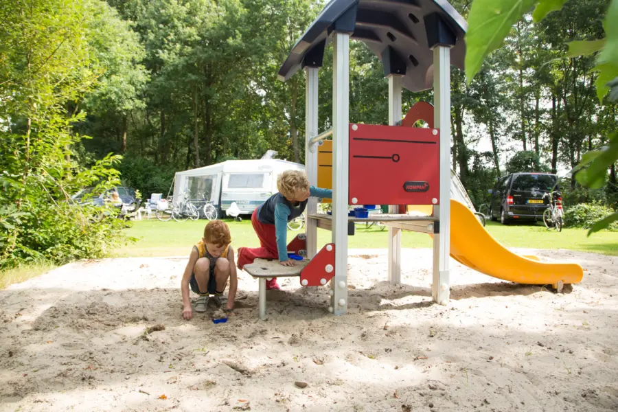 Spelen bij Grasveld 64-70
