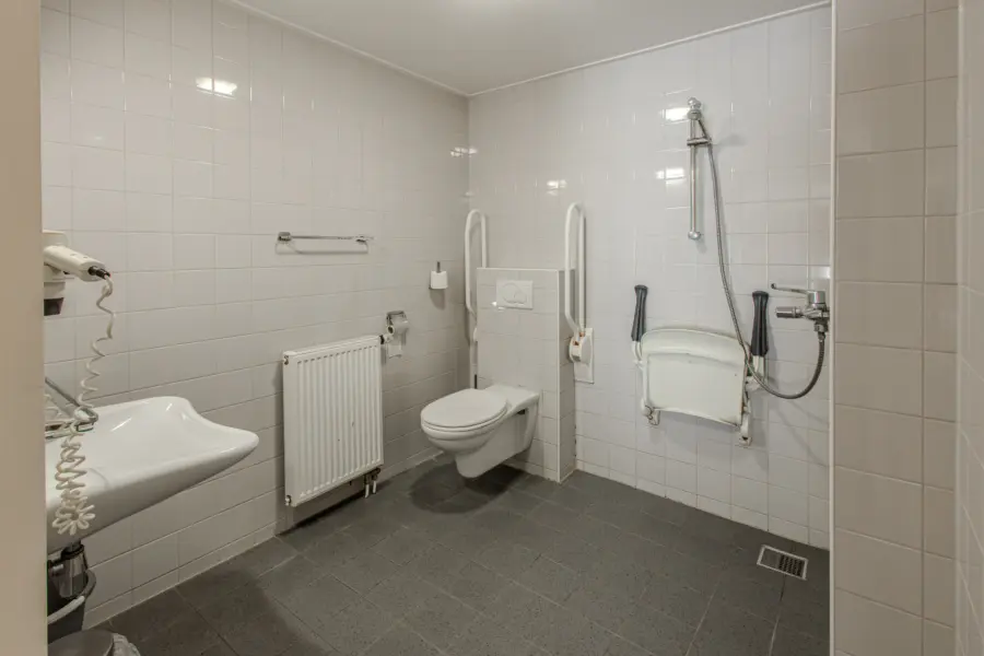 Badkamer groepsaccommodatie Vollenhove