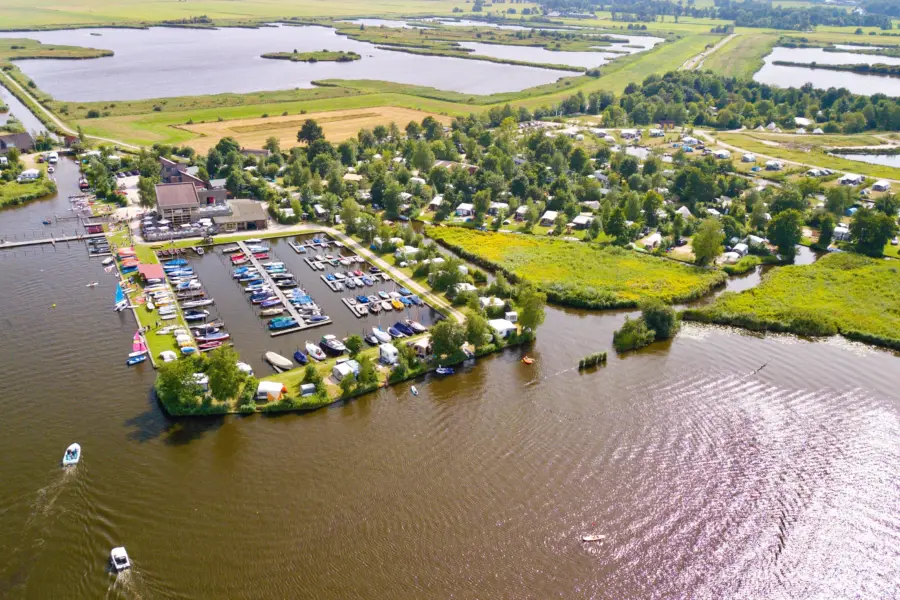 Camperplaats Cnossen Leekerstermeer