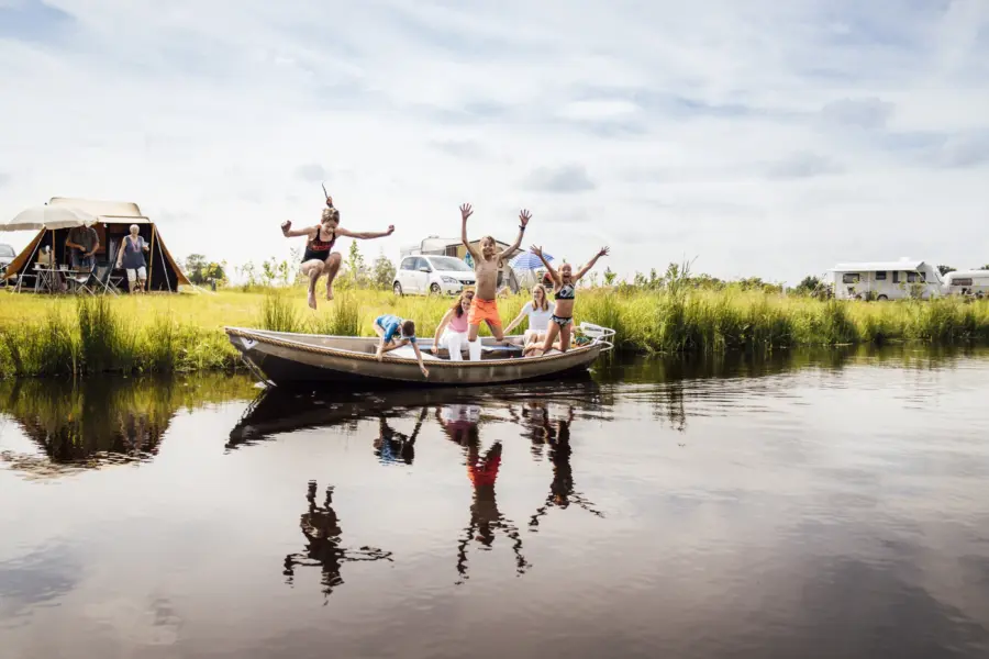 Kampeerplaatsen aan het water Friesland