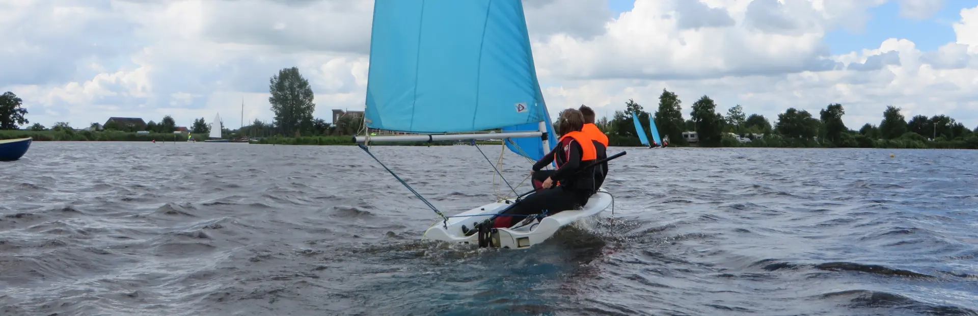 Laser met blauw zeil