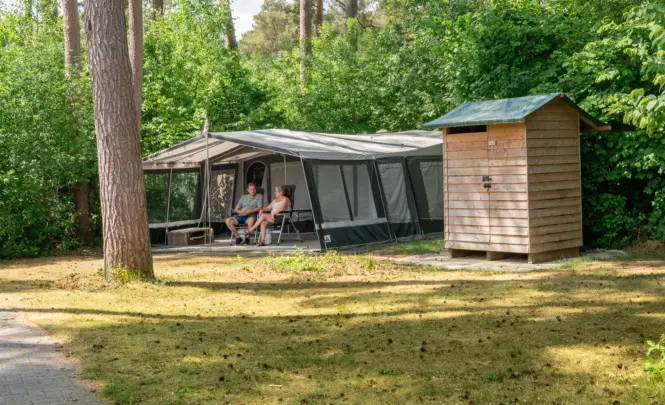 DH Comfortplaats met privé sanitair bewerkt gras