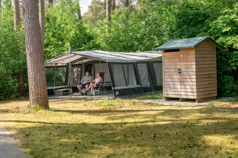 DH Comfortplaats met privé sanitair bewerkt gras