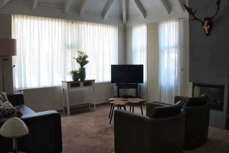 Camping De Haeghehorst-Ermelo-appartement-woonkamer1