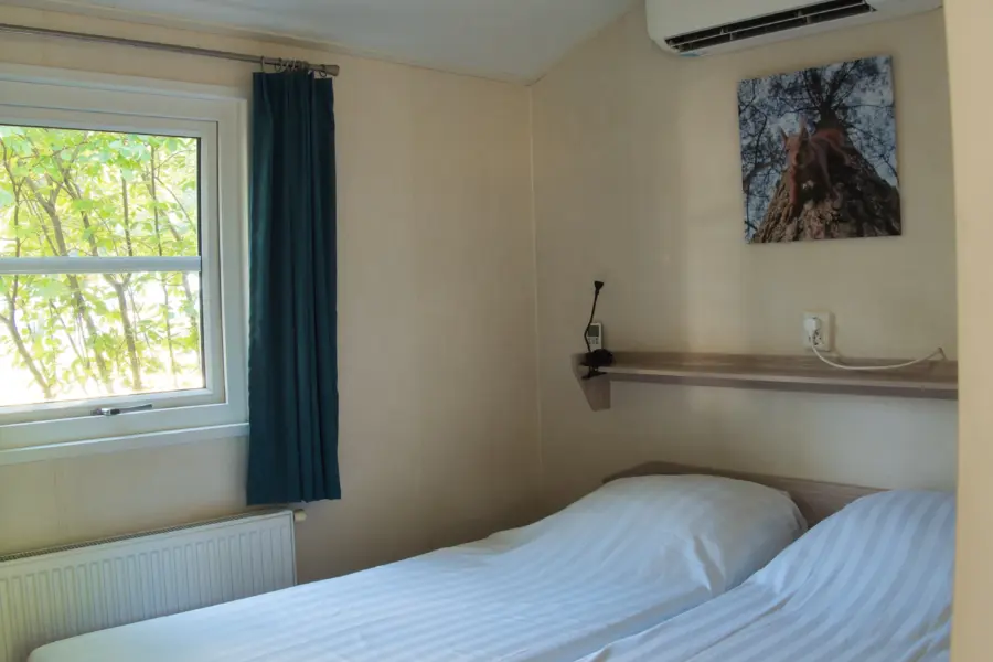 Camping De Haeghehorst-Ermelo- 4 pers.chalet-slaapkamer