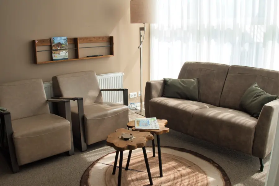 Camping De Haeghehorst-Ermelo-gezinssuite-woonkamer