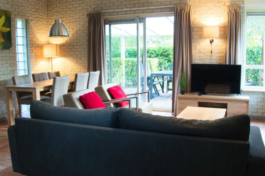 Camping en bungalowpark De Haeghehorst Ermelo - Bungalow Dopheide- woonkamer2