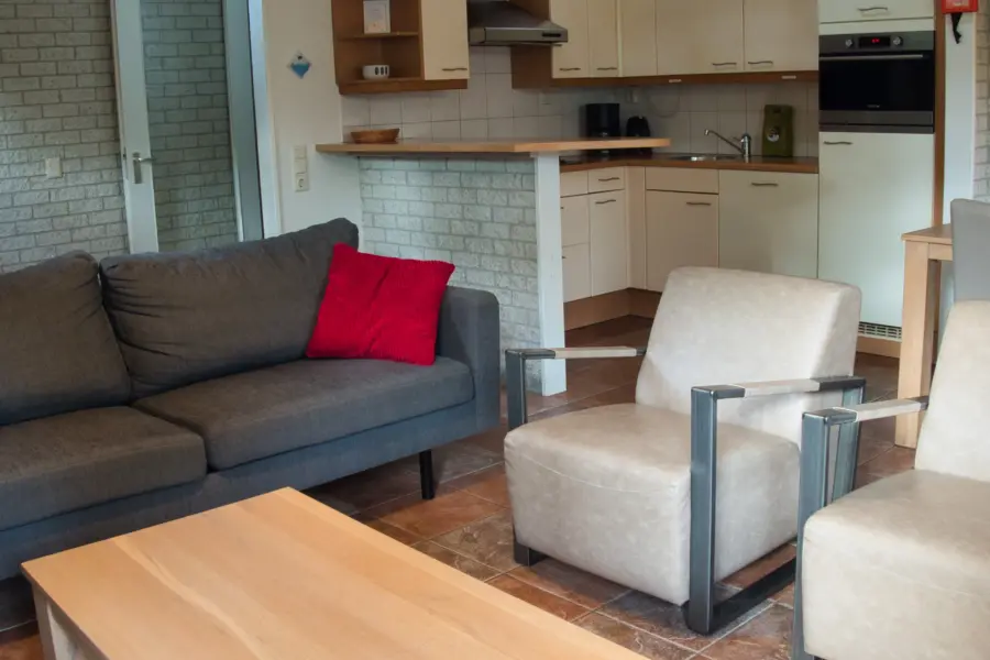 Camping en bungalowpark De Haeghehorst Ermelo - Bungalow Dopheide- woonkamer1