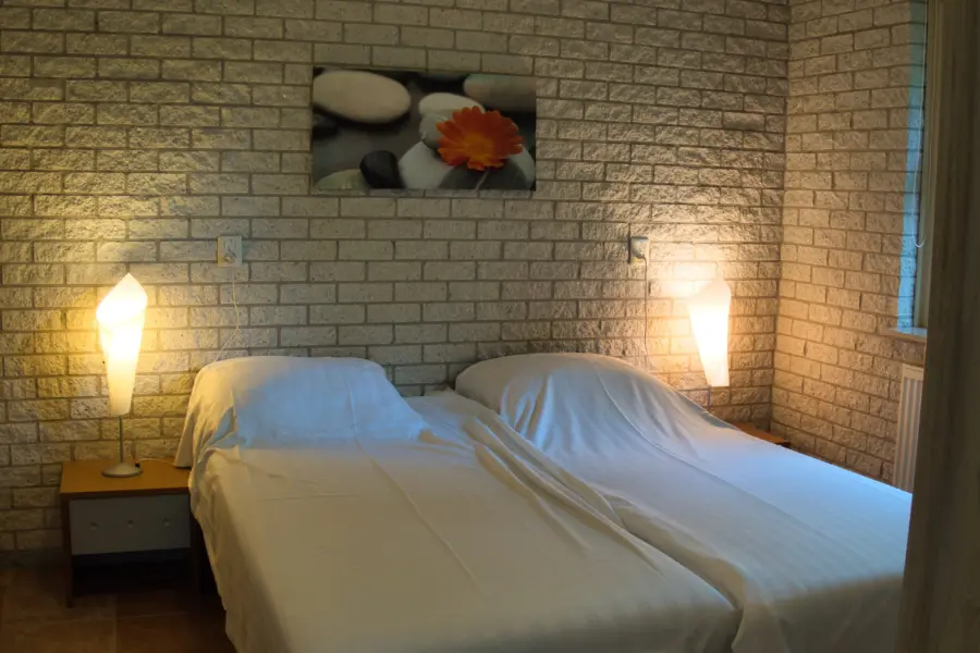 Camping en bungalowpark De Haeghehorst Ermelo - Bungalow Dopheide- slaapkamer