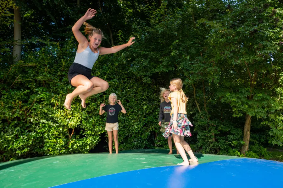 BC-Camping De Haeghehorst -speeltuin Eekhoorn springkussen 1