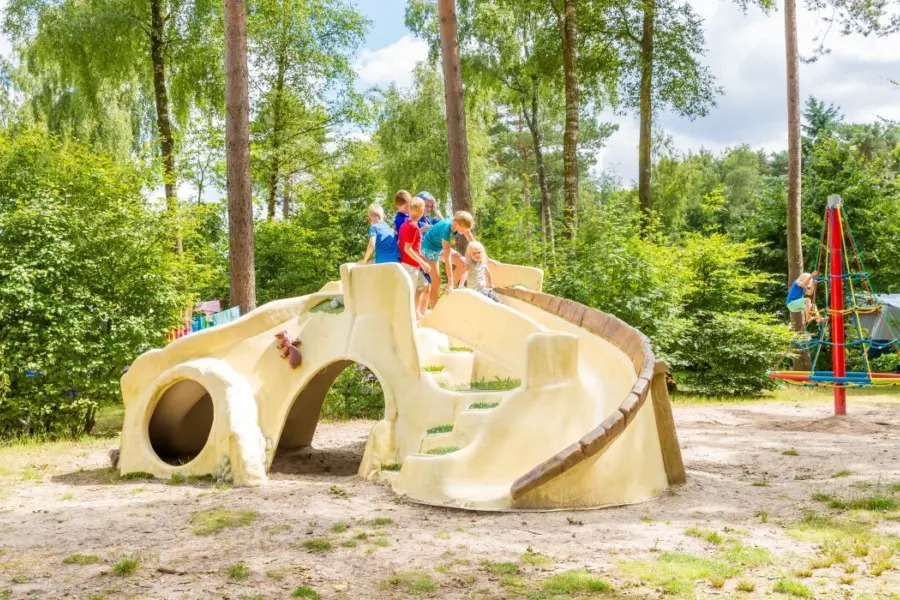 Haeghehorst gelderlandspeeltuineekhoorn1kopie