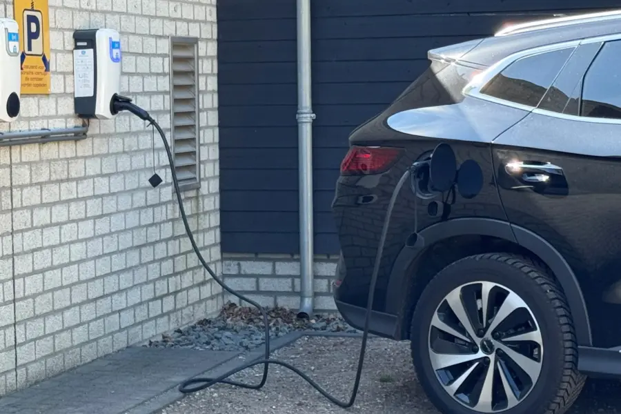 EH Elektrisch laden auto 2 Camping De Haeghehorst