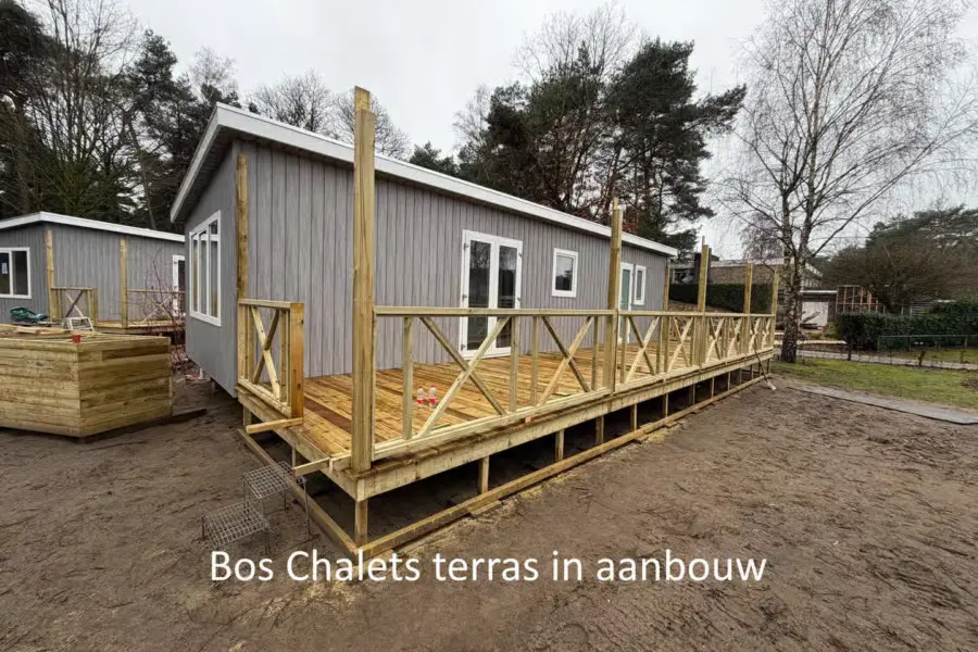 Bos chalets terras in aanbouw