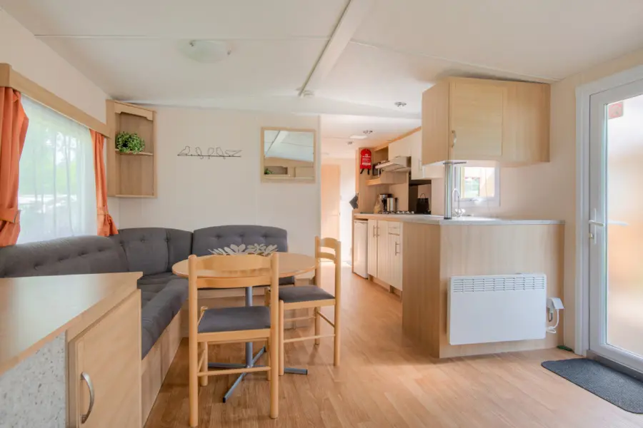 huurcaravan woonkamer heldense bossen