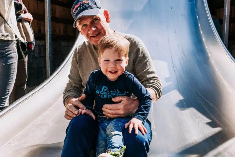 Billybird park drakenrijk glijbaan