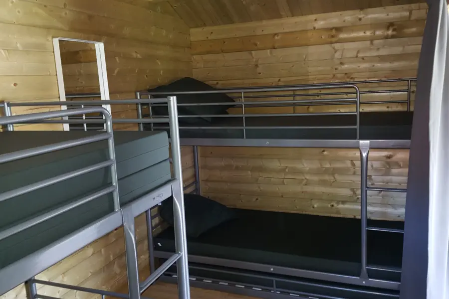 Holterberg trekkershut de luxe slaapkamer