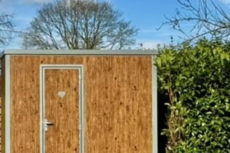 Holterberg kamperen met prive sanitair buitenkant