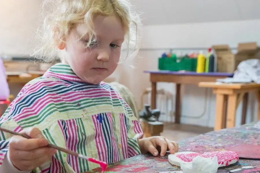 Lekker verven Pierewiet kindvriendelijke camping nieuwvliet