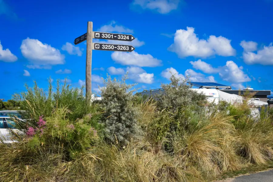 bewegwijzering park zeemeeuw met beplanting