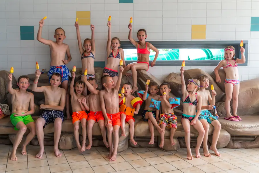 IJsje in zwembad Julianahoeve (4)