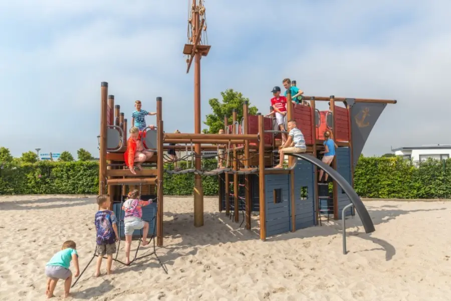 buiten+spelen+speelboot