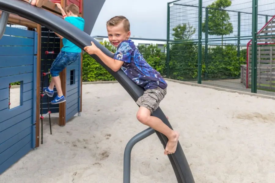 Glijden bij de speelboot