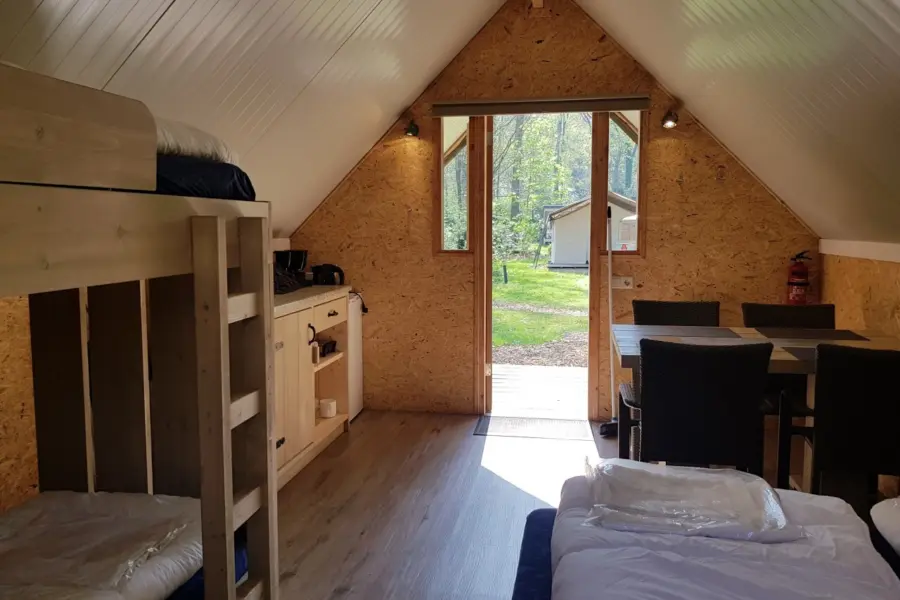 Trekkershut de bosuil binnen