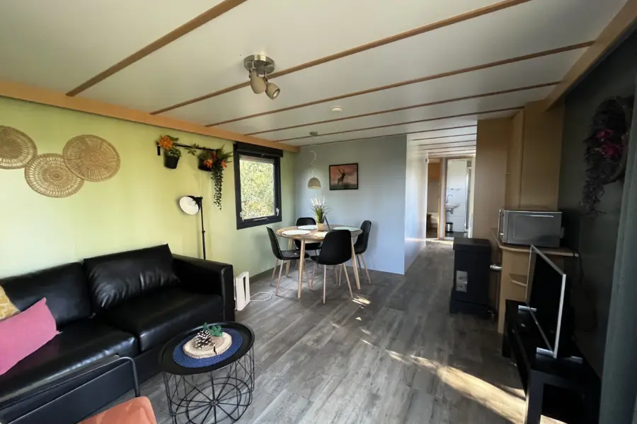 Woonkamer/eettafel Zomereik