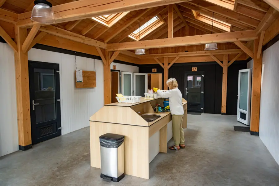 Afwasplaats in sanitairgebouw