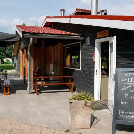 Snackcorner met terras