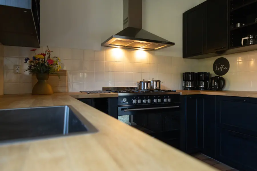 Groepsaccomomdatie Kapshoeve interieur keuken kaps tubbergen