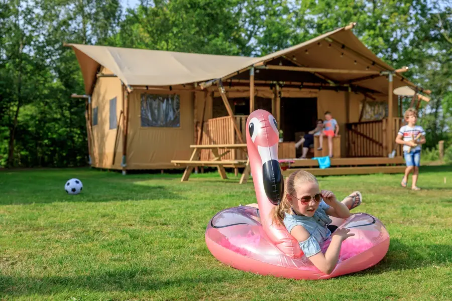 Safaritent 6 persoons Glamping recreatiepark Kaps