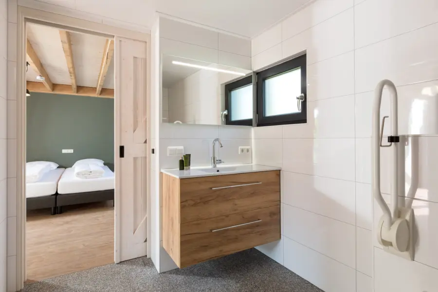 10 persoons Twente Loge badkamer aangepast sanitair recreatiepark Kaps
