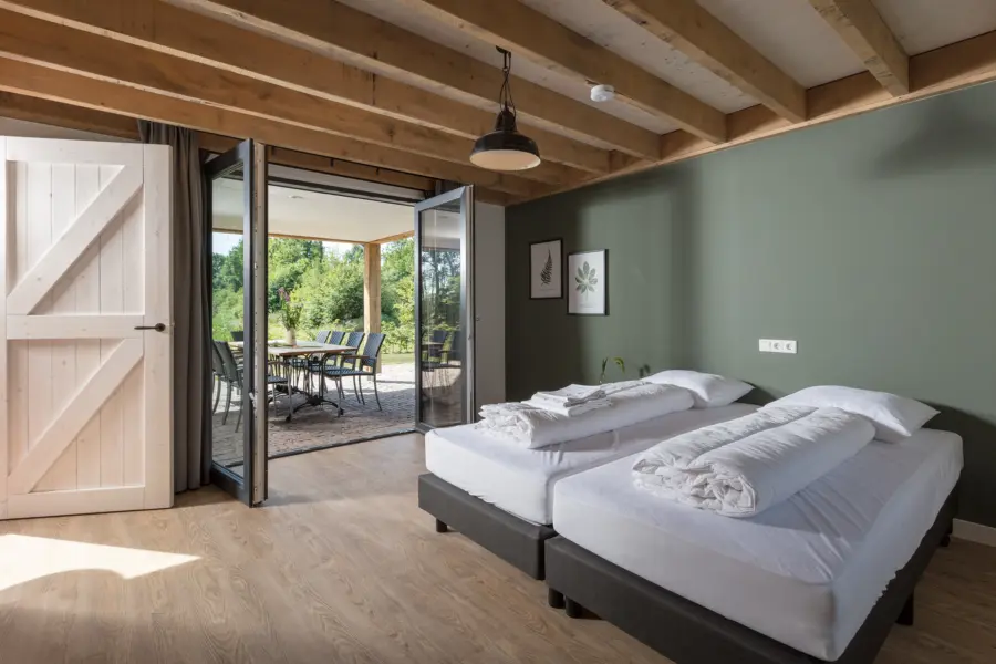 10 persoons Twente Lodge slaapkamer Recreatiepark Kaps