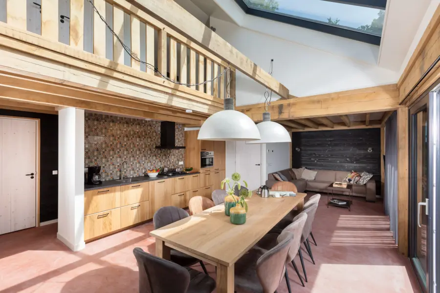 Eettafel 10 persoons Twente Lodge bungalow recreatiepark Kaps