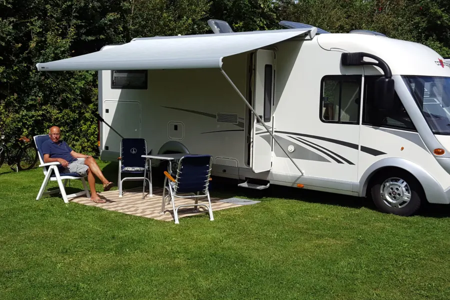 Camperplaats Veld A Vakantiepark De Kuilart (7)