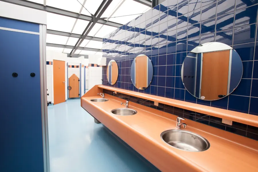 De-Kuilart sanitair binnen