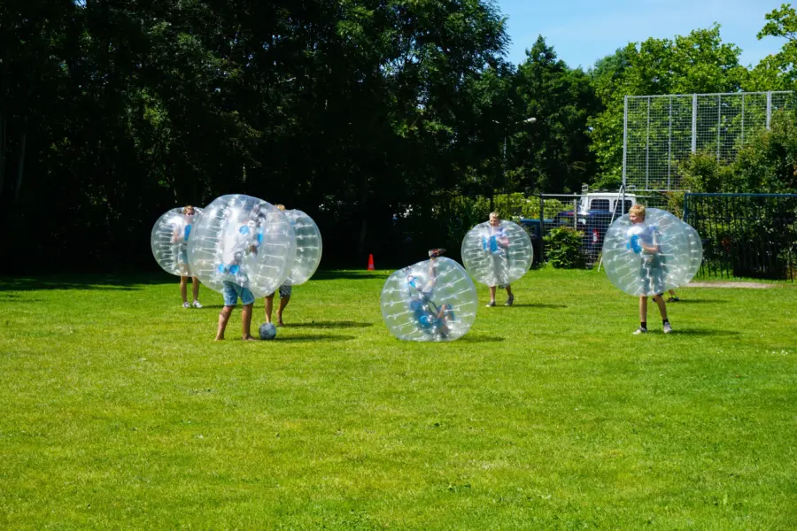 Foto 27s slideshow activiteitenprogrammma 1 28ipv andere bubbelvoetbal 29