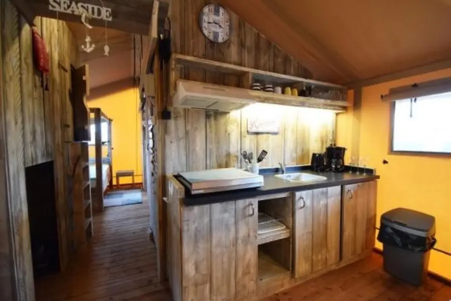 Keuken safaritent Meerpaal