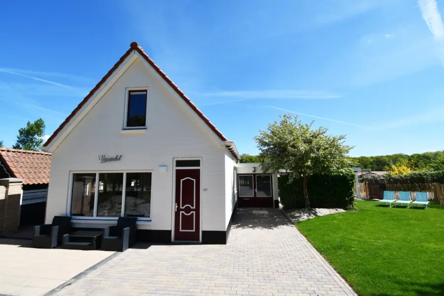 Vossenhol voorkant highres