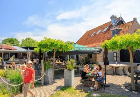 Terras Brasserie de Meerpaal in Zoutelande, Zeeland