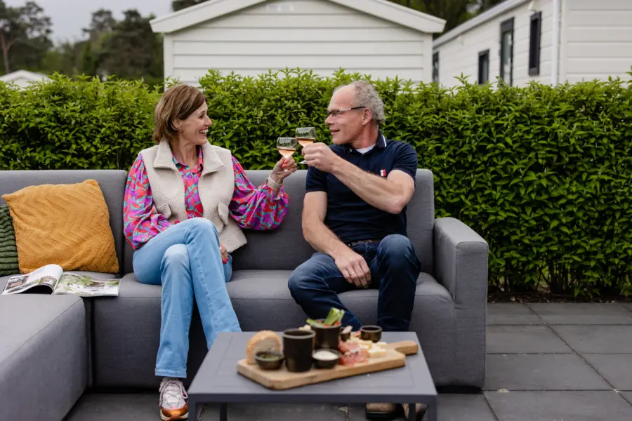 Chalet 6 pers- Geert en vrouw proosten