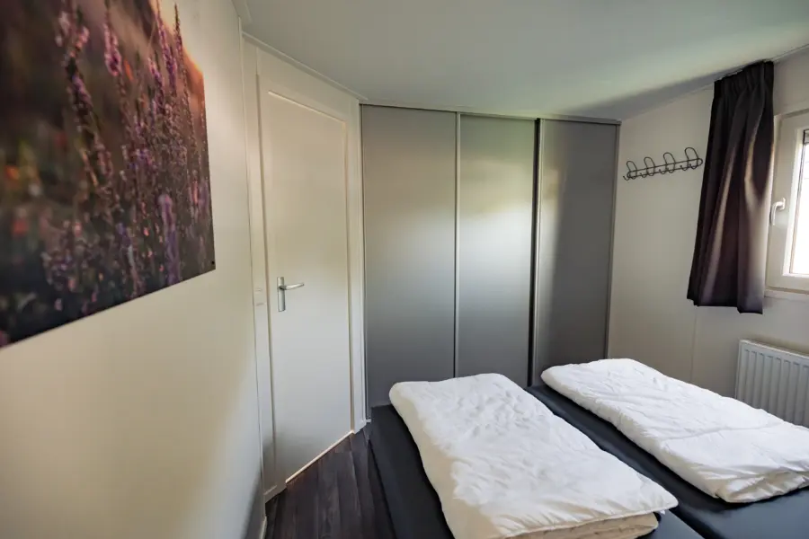 Chalet 5 pers 2 pers bed 26 kledingkast