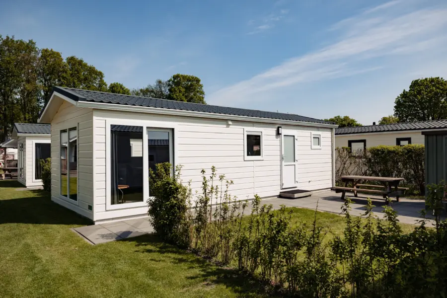 Chalet 5 pers voor en zijaanzicht